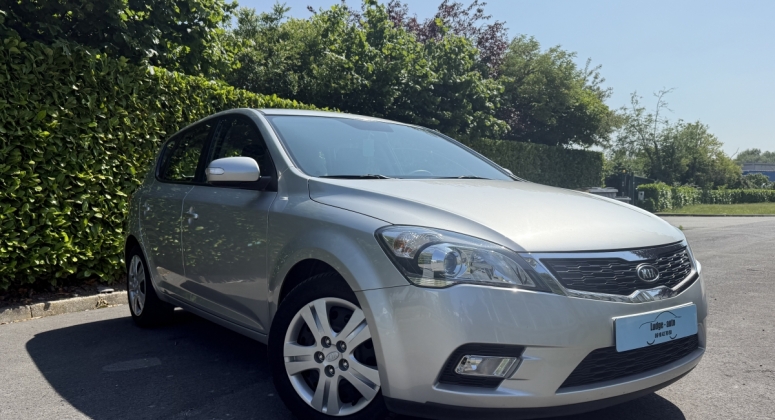 KIA CEE'D BERLINE